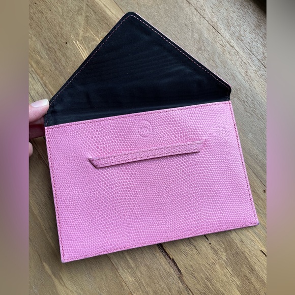 AMI Lizard Pebbled Leather Envelope Pink - Picture 8 of 11